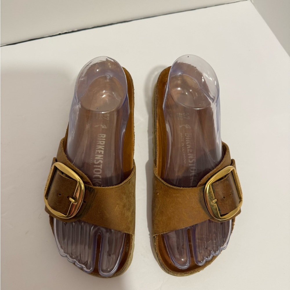 Birkenstock Brown Sandals with Gold Buckle - Picture 4 of 15